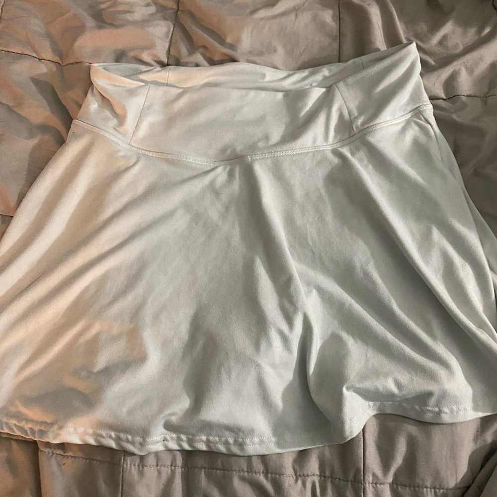 Brand SO color white tennis skirt size L